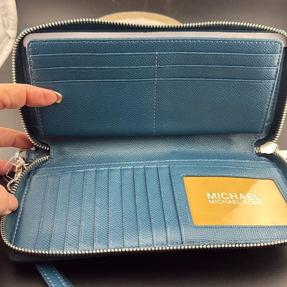 Michael Kors Continental Wallet Lagoon Blue Leather 35T7GTVE7L - Picture 2 of 5